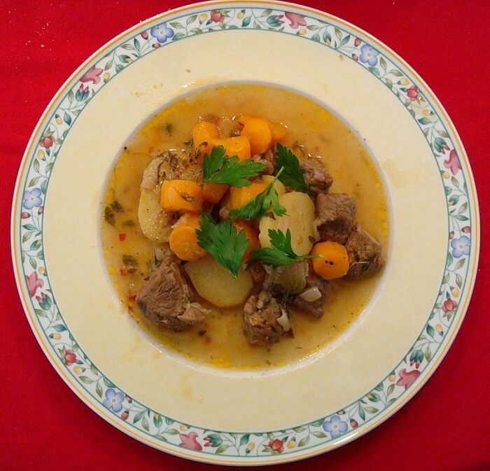 Delicious Slow Cooker Chicken Stew with Veggies