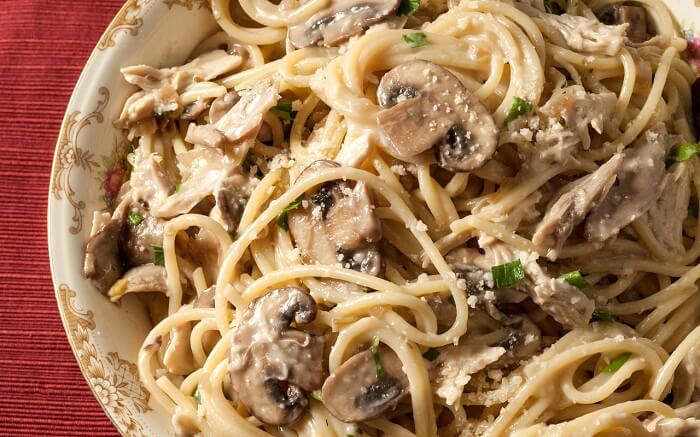 Chicken Pasta With Thyme, Mushrooms, And Lemon Chicken Pasta With Thyme, Mushrooms, And Lemon