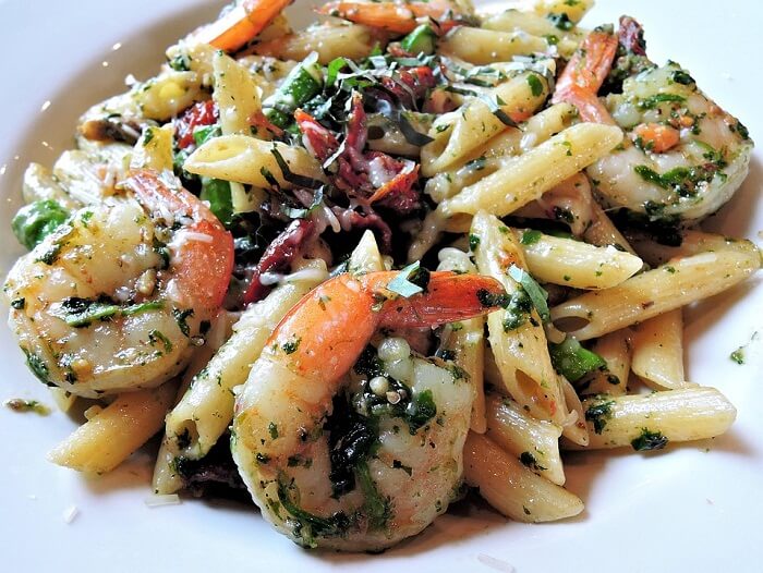 Penne And Shrimp Pasta With Creamy Sauce Penne And Shrimp Pasta With Creamy Sauce