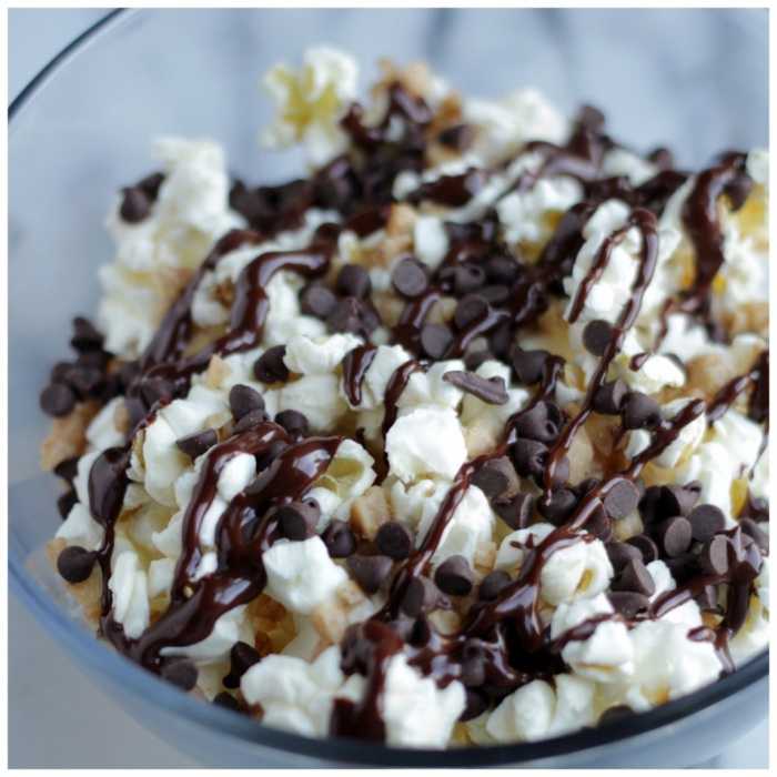 Chocolate-Drizzled Popcorn