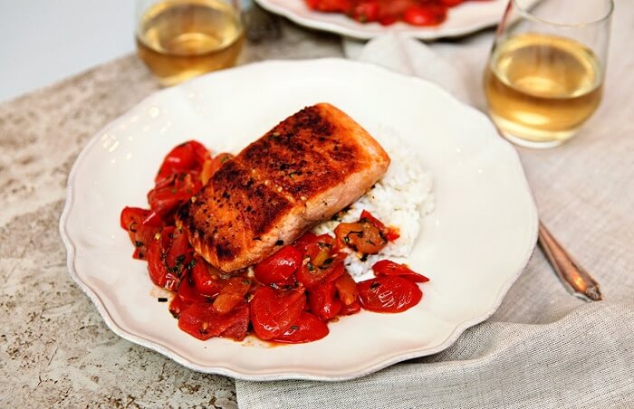 Tomato Basil Salmon With Lemon
