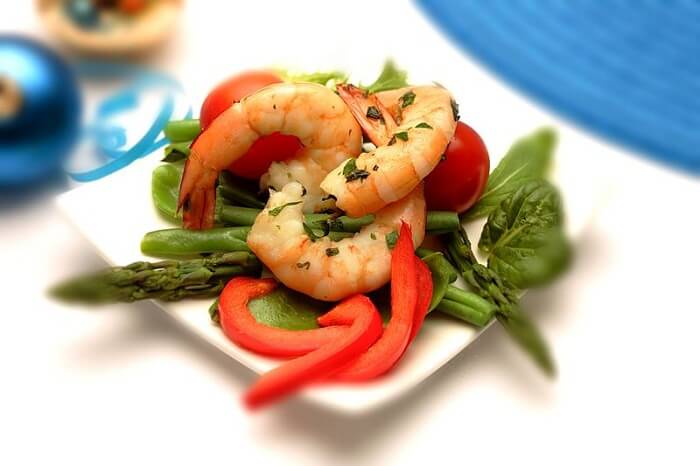 Prawn And Asparagus Salad With Lemon Dressing