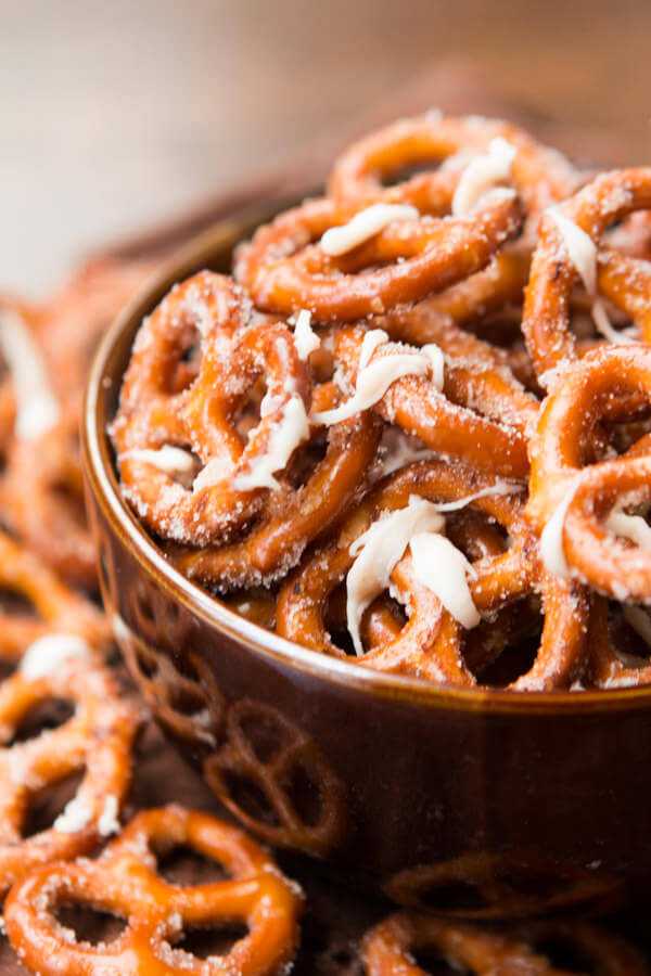 Pumpkin Spice Pretzels