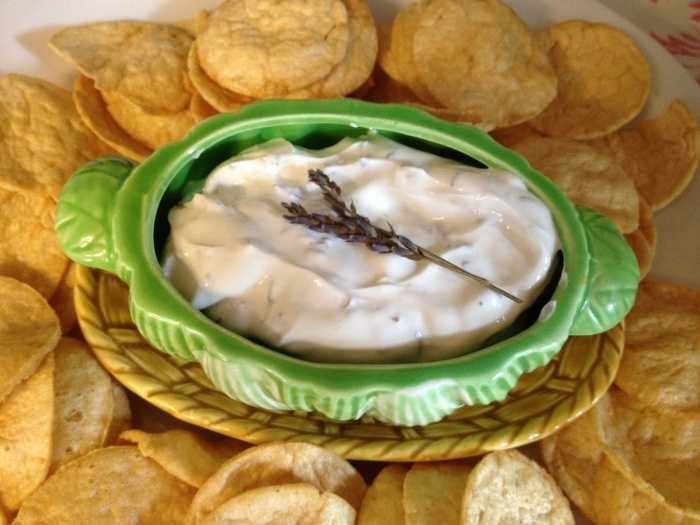 Garlic and Parmesan Cream Cheese Dip Garlic and Parmesan Cream Cheese Dip