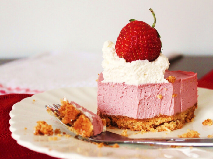 No-Bake Strawberry Cheesecake