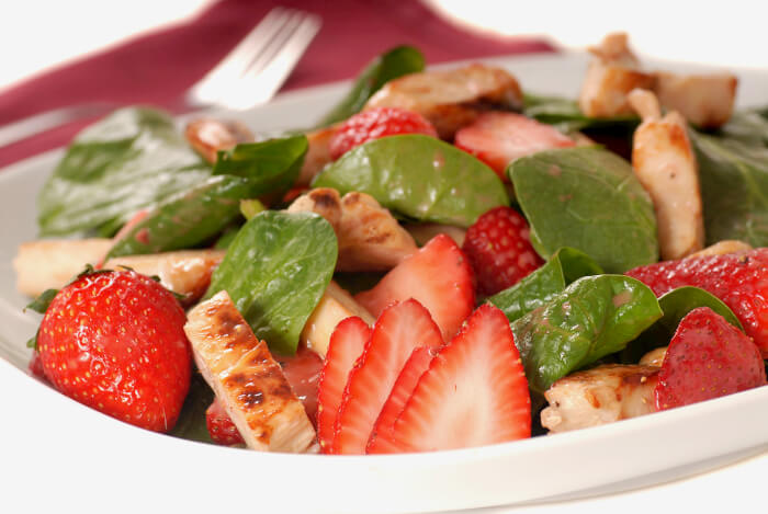 Strawberry-and-Grilled-Chicken-Salad