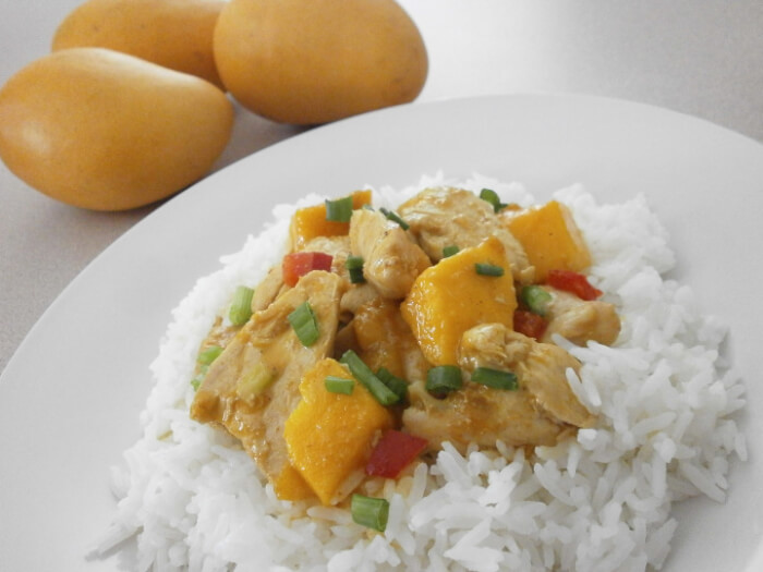 Chicken Served With Mangoes